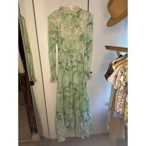 Vintage Floral Maxi Dress with Lace Details